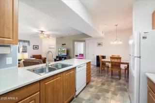 Photo #5: 6807523 Listing 