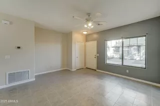 Photo #4: 6807806 Listing