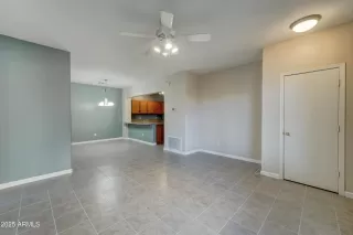 Photo #5: 6807806 Listing