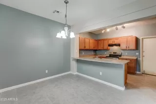 Photo #6: 6807806 Listing