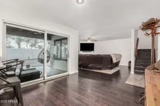 Photo #6: 6808169 Listing 