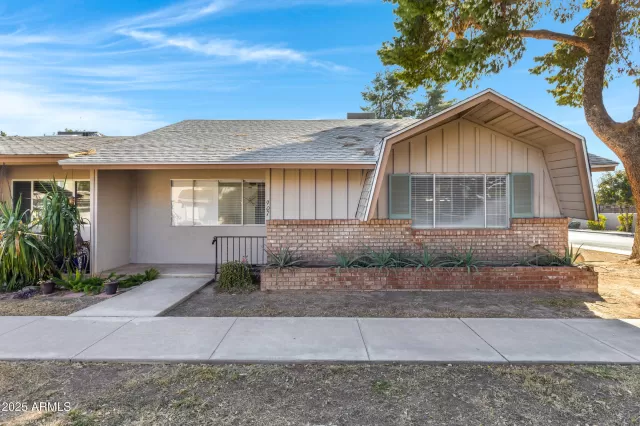 MLS: 6808417 Condo For Sale