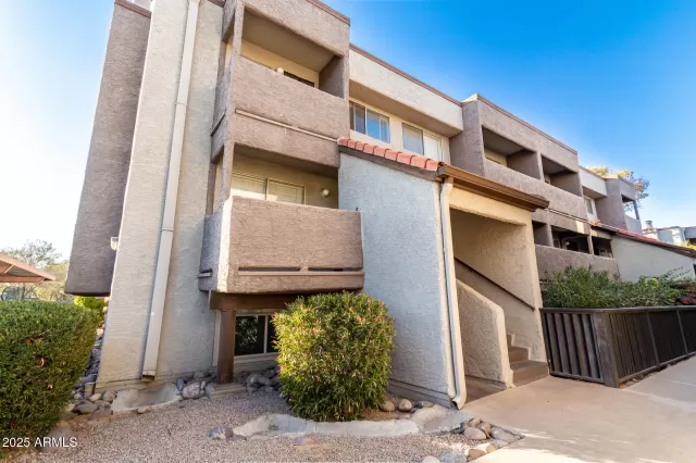 MLS: 6808607 Condo For Sale