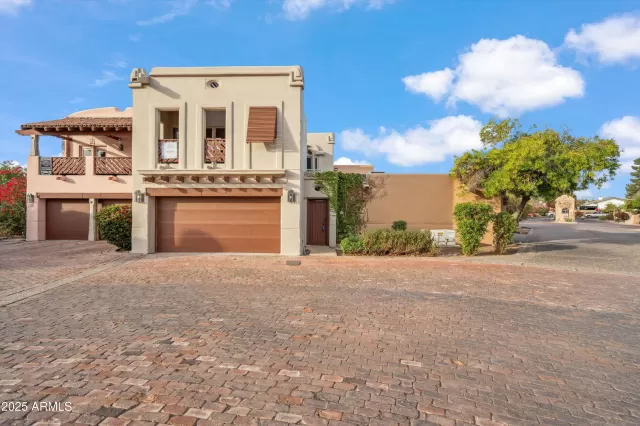 MLS: 6808819 Condo For Sale