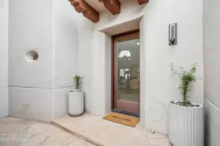 Photo #2: 6808819 Listing