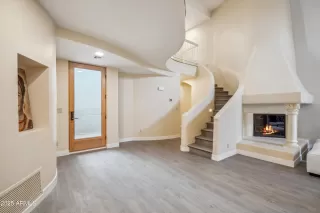 Photo #4: 6808819 Listing