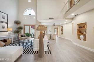 Photo #5: 6808819 Listing