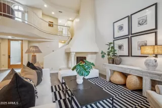 Photo #6: 6808819 Listing