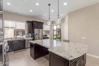 Photo #6: 6809078 Listing