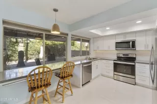 Photo #3: 6809143 Listing