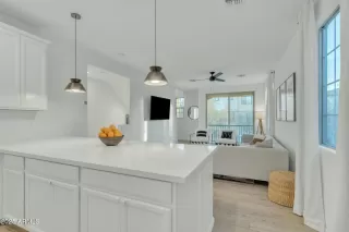 Photo #6: 6809182 Listing 