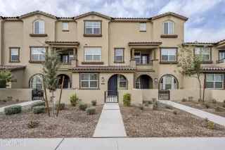 Photo #1: 6809354 Listing 