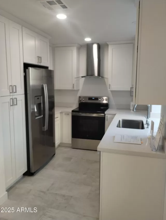 MLS: 6809410 Condo For Sale