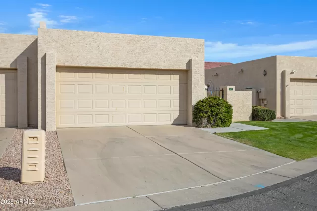 MLS: 6809571 Condo For Sale