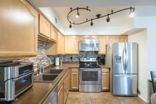 More Details about MLS # 6809768 : 602 N MAY STREET#47