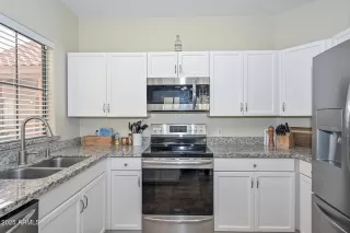 Photo #3: 6809872 Listing 