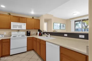 Photo #5: 6809880 Listing 