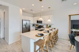 Photo #3: 6810016 Listing