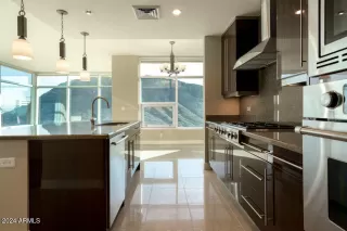 Photo #2: 6810087 Listing 