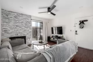 Photo #3: 6810269 Listing