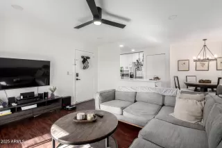 Photo #4: 6810269 Listing