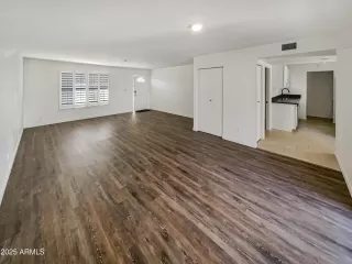 Photo #2: 6810270 Listing 