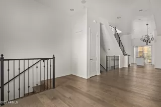 Photo #6: 6810282 Listing