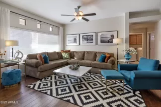 Photo #5: 6810332 Listing