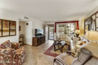 Photo #3: 6810336 Listing