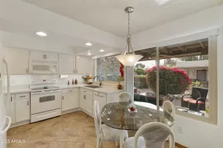 Photo #4: 6810336 Listing