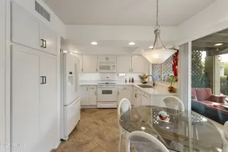 Photo #5: 6810336 Listing