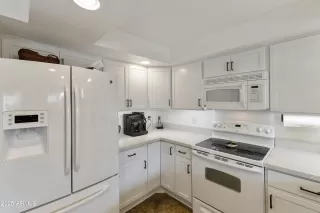 Photo #6: 6810336 Listing