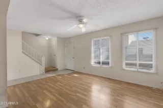Photo #5: 6810350 Listing 