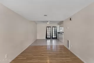 Photo #6: 6810350 Listing 