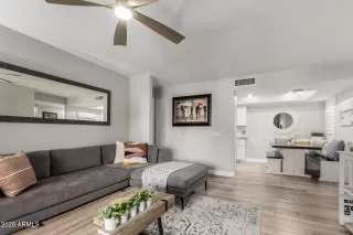 Photo #5: 6810372 Listing 