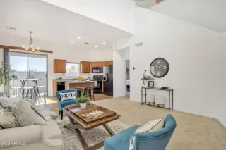 Photo #2: 6810418 Listing 