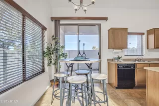 Photo #4: 6810418 Listing 