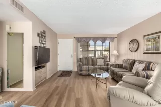 Photo #5: 6810723 Listing 