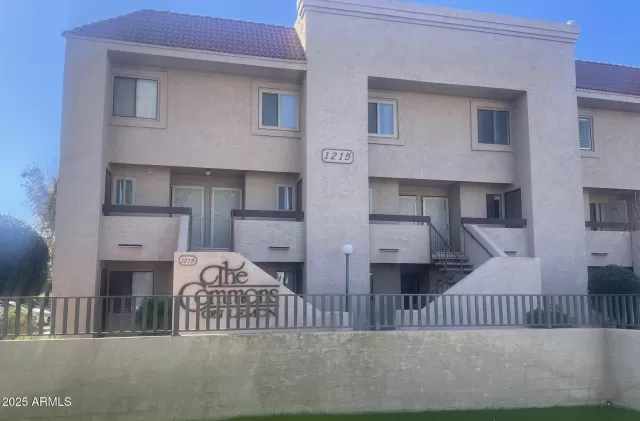 MLS: 6810867 Condo For Sale