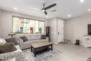 Photo #3: 6810901 Listing