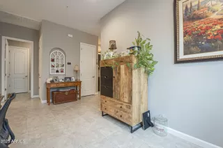 Photo #5: 6810960 Listing