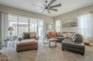 Photo #6: 6810960 Listing