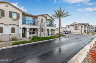 Photo #2: 6811731 Listing