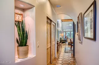 Photo #3: 6811774 Listing