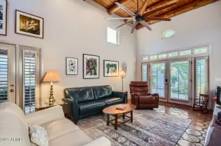 Photo #6: 6811774 Listing