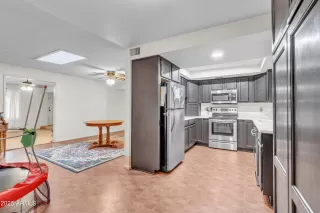 Photo #2: 6812027 Listing 