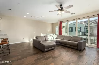 Photo #6: 6812166 Listing 