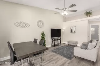 Photo #5: 6812204 Listing 