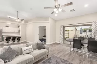 Photo #6: 6812204 Listing 