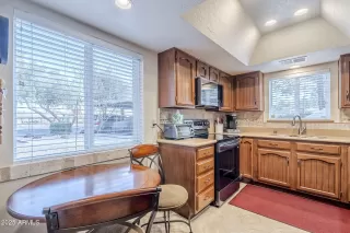 Photo #5: 6812214 Listing